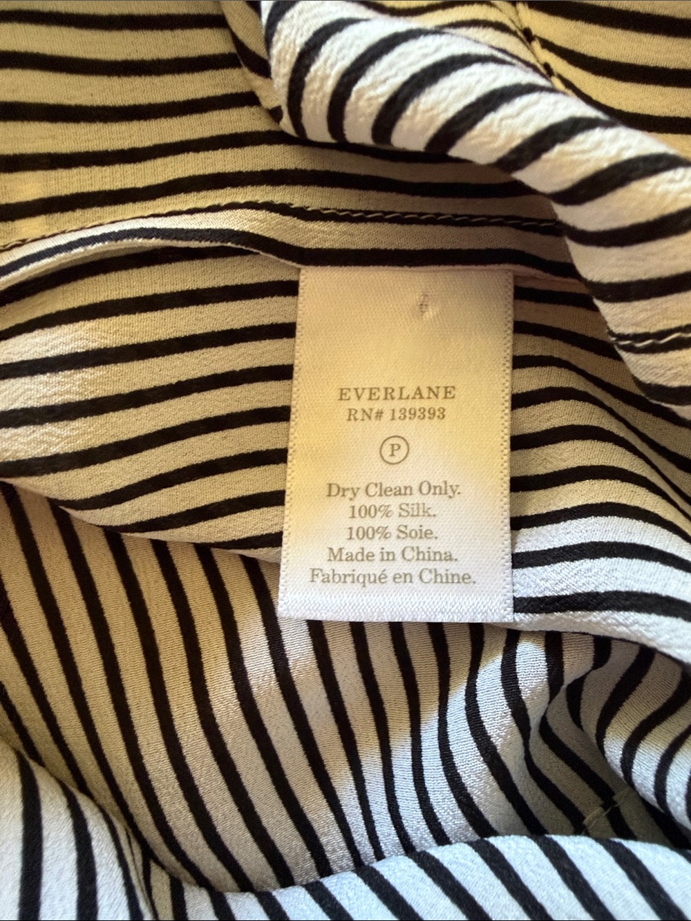 Everlane Black and White Boxy Silk Short Sleeve Button Shirt - Picture 4 of 6